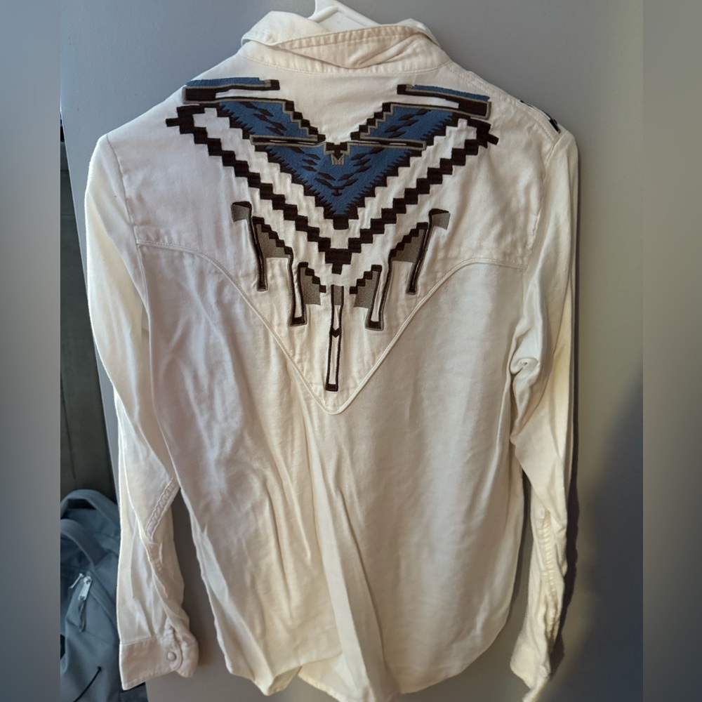 Ariat snap shirt Aztec design